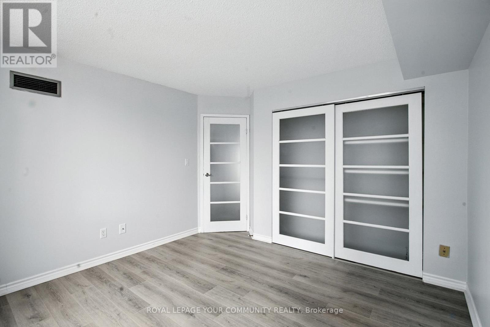 Photo 20 of 1103 25 Grenville Street, Toronto ON