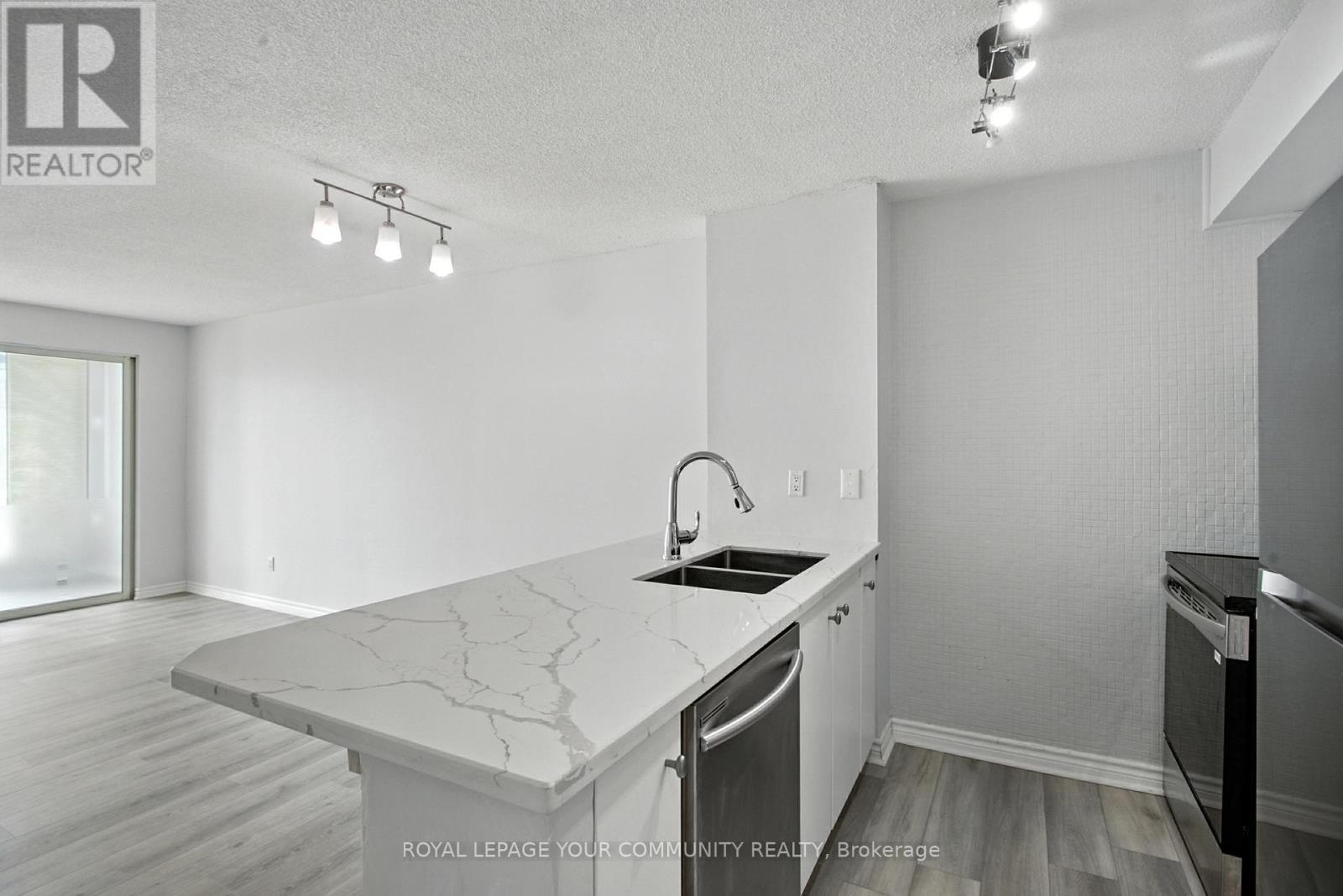 Photo 7 of 1103 25 Grenville Street, Toronto ON