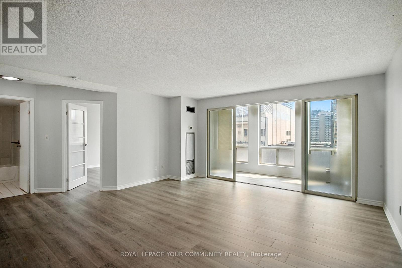 Photo 24 of 1103 25 Grenville Street, Toronto ON