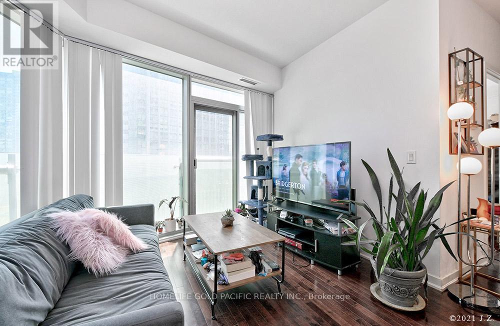 Photo 14 of 802 14 York Street, Toronto ON
