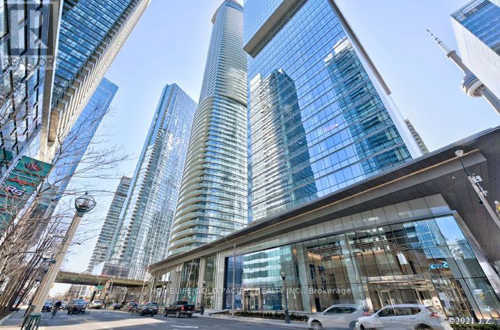 Photo 2 of 802 14 York Street, Toronto ON