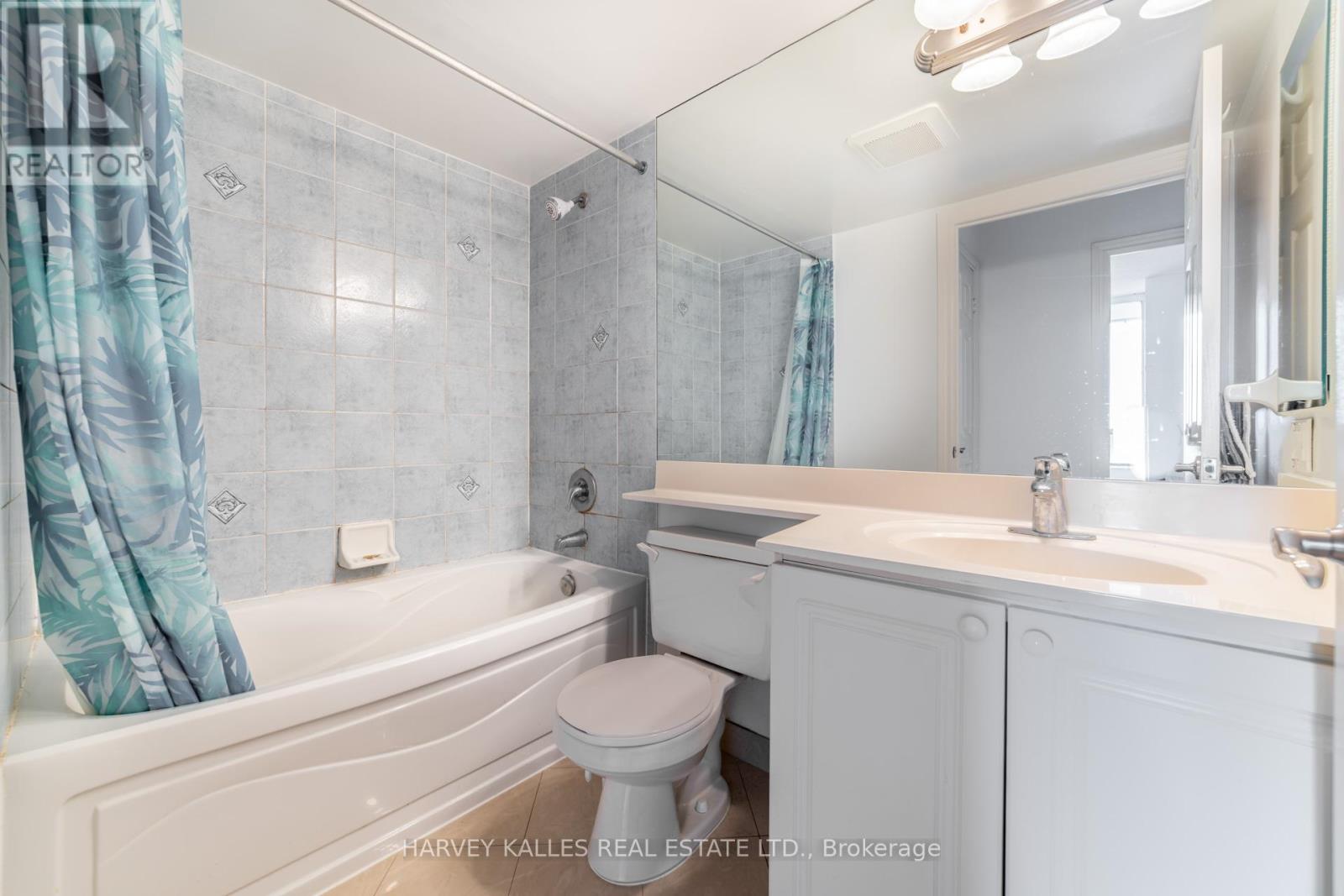 Photo 6 of 1424 80 Harrison Garden Boulevard, Toronto ON
