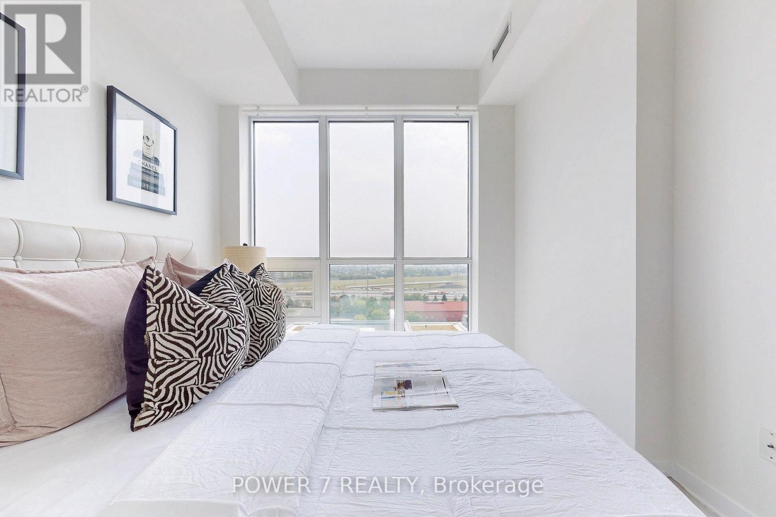 Photo 14 of 1110 31 Tippett Road, Toronto ON