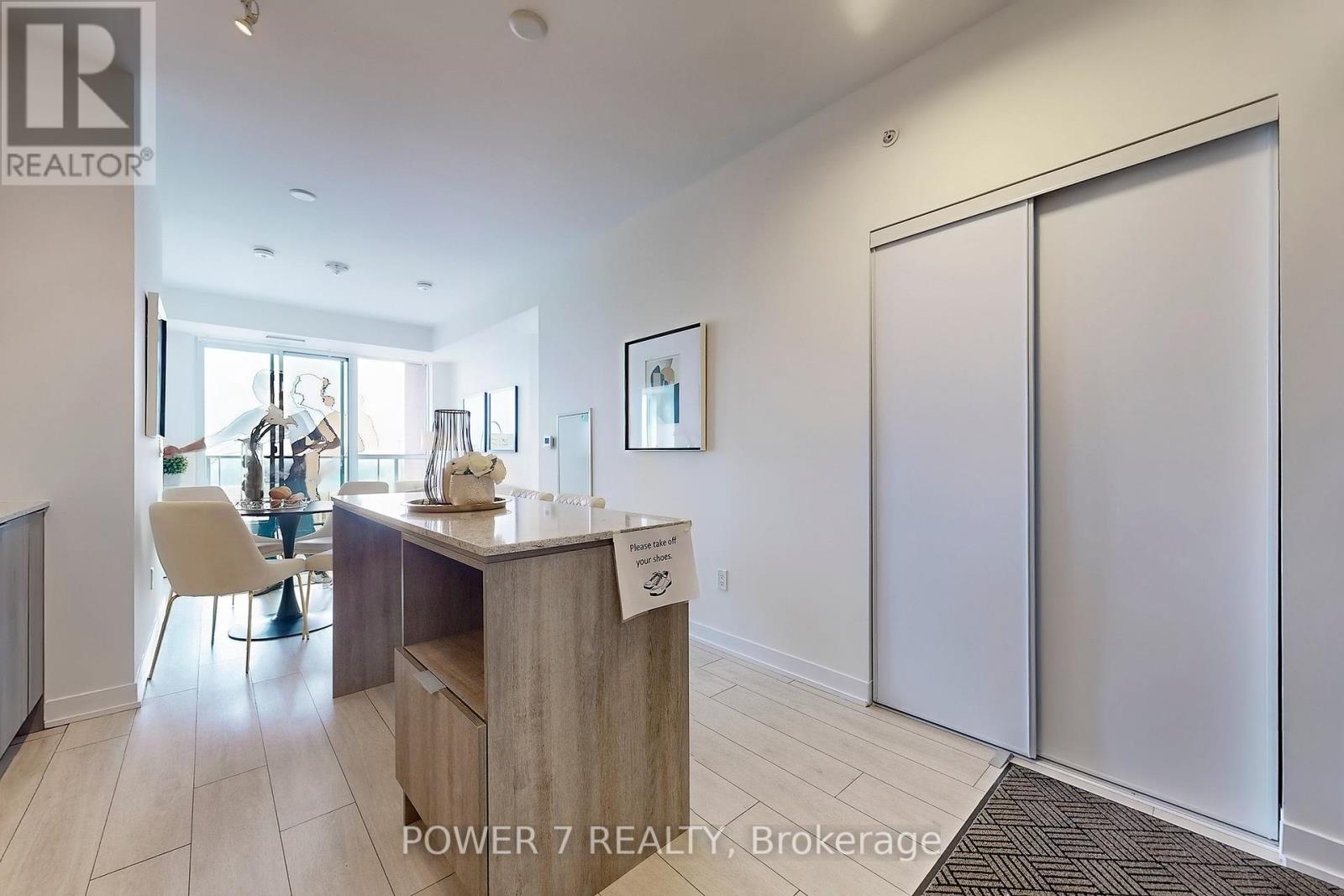 Photo 8 of 1110 31 Tippett Road, Toronto ON