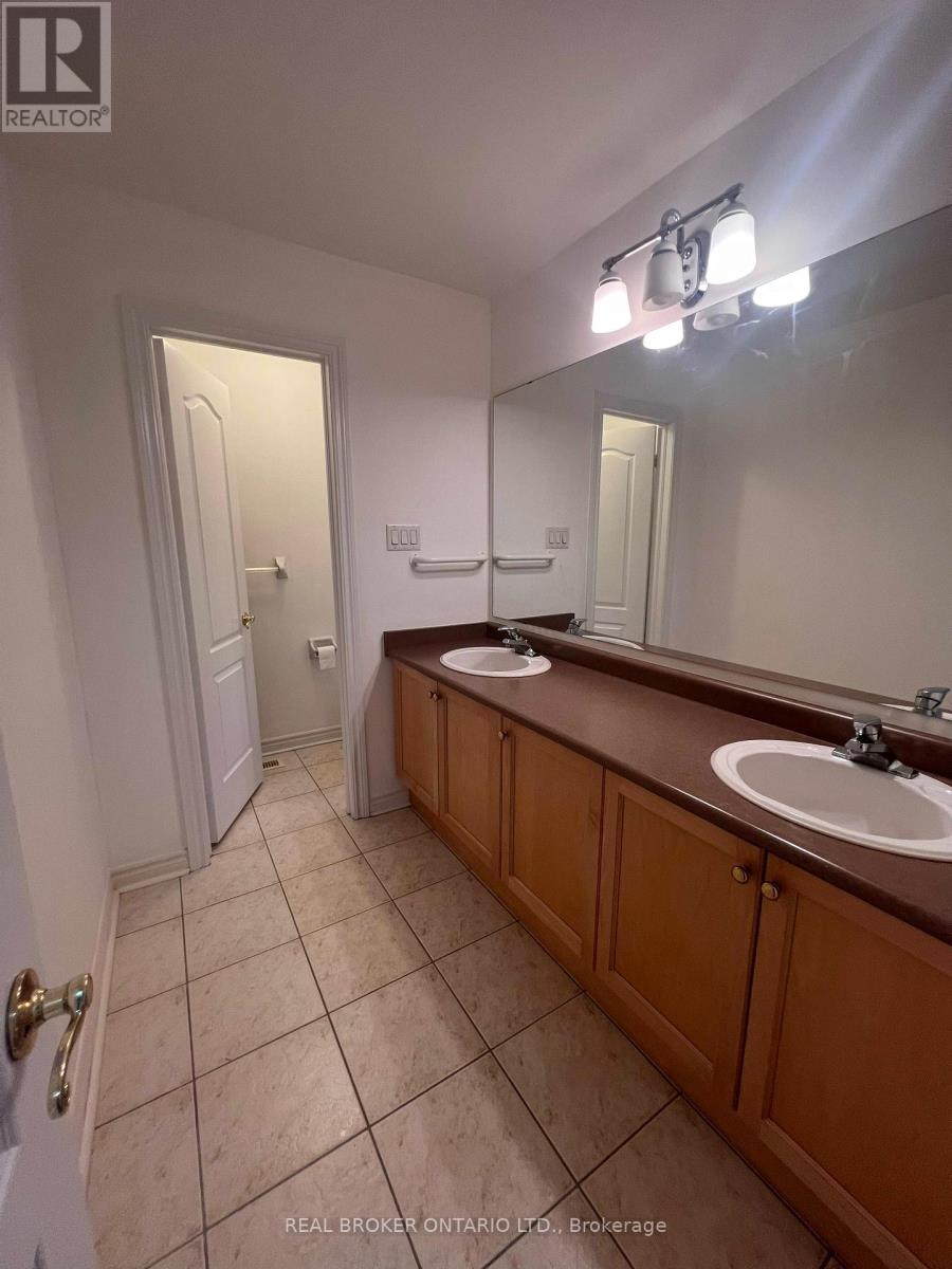 Photo 12 of 36 Stonebridge Boulevard, Toronto ON