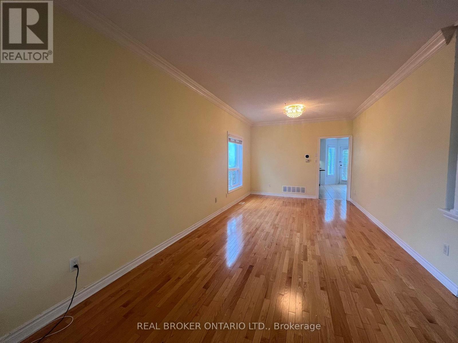 Photo 3 of 36 Stonebridge Boulevard, Toronto ON