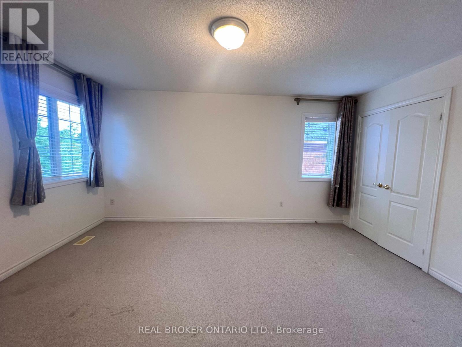 Photo 9 of 36 Stonebridge Boulevard, Toronto ON