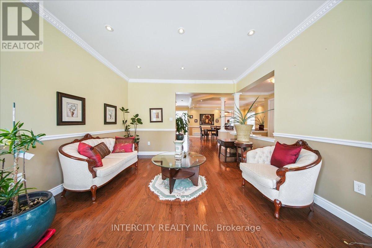 Photo 10 of 7 Butterworth Drive, Ajax ON