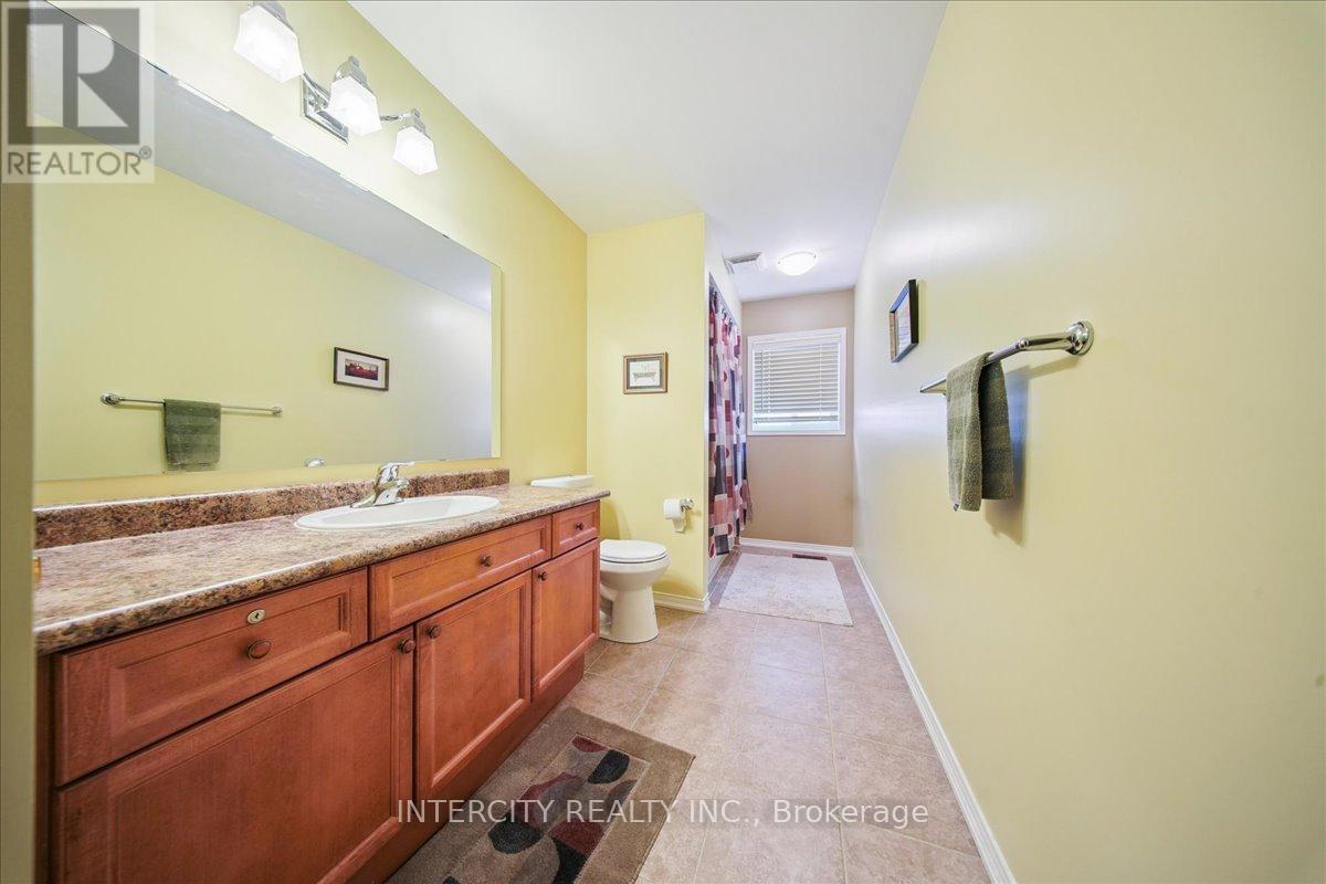 Photo 12 of 7 Butterworth Drive, Ajax ON