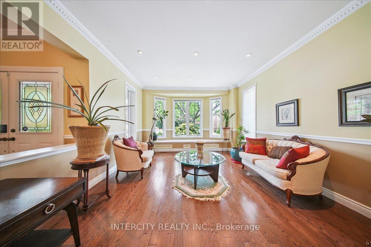 Photo 8 of 7 Butterworth Drive, Ajax ON