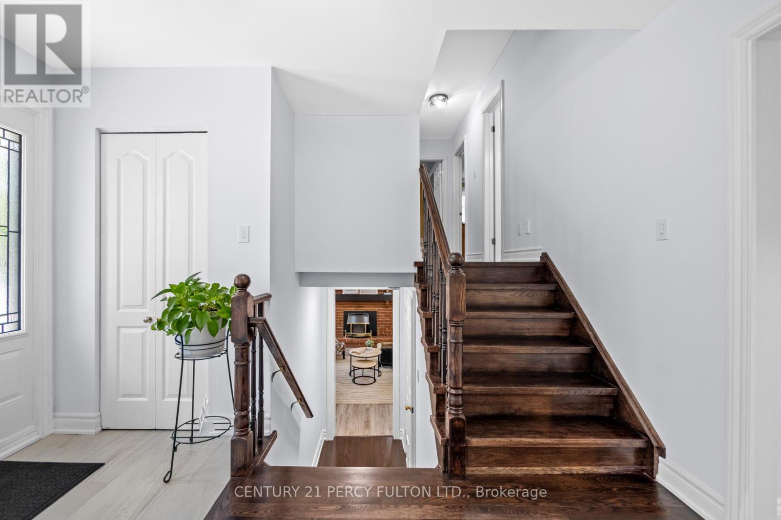 Photo 25 of 50 Chapais Crescent, Toronto ON