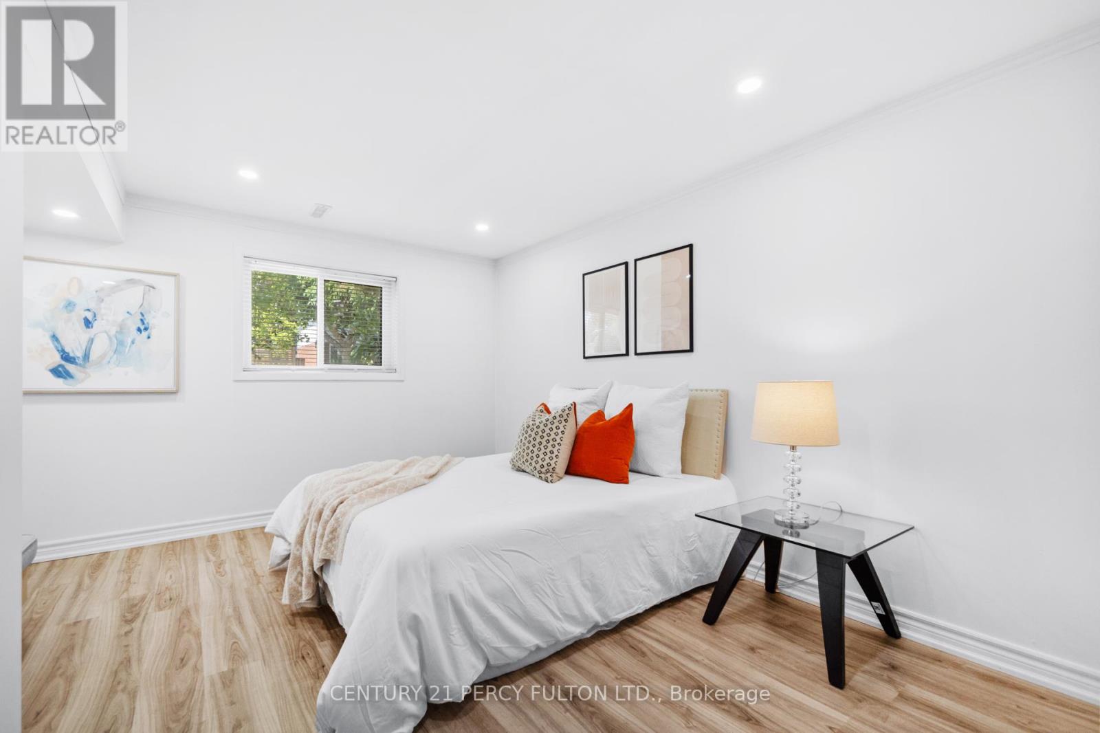 Photo 16 of 50 Chapais Crescent, Toronto ON