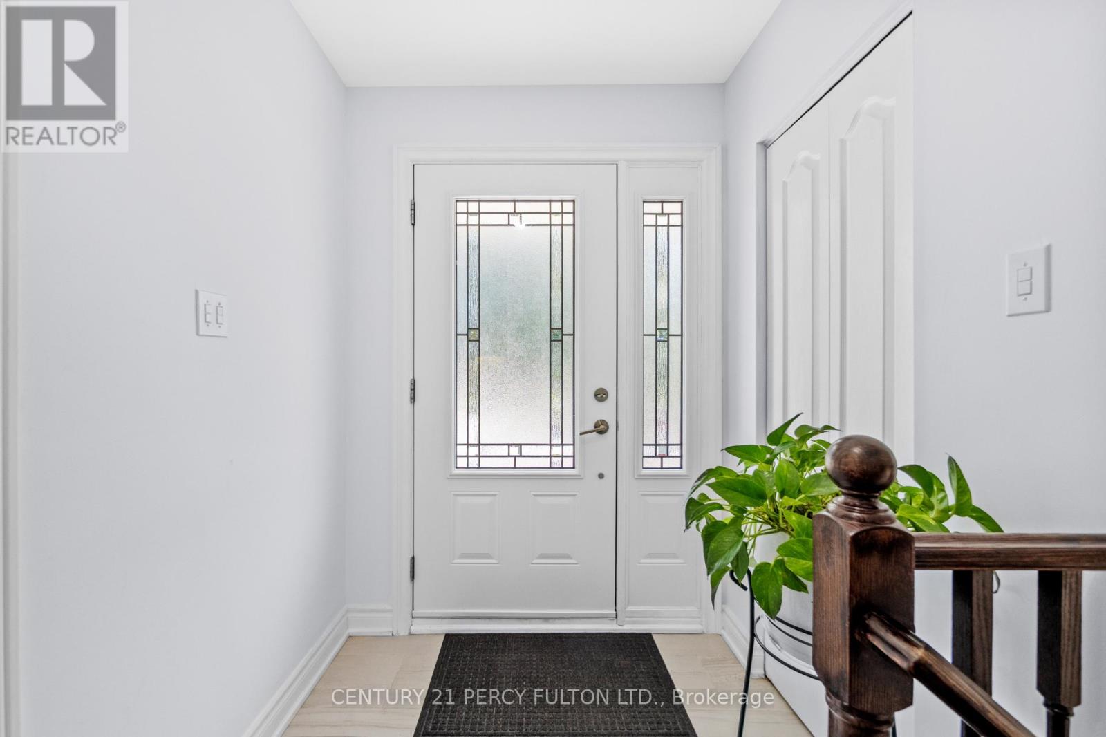 Photo 15 of 50 Chapais Crescent, Toronto ON