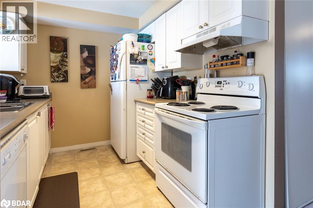 Photo 6 of 17 Majesty Boulevard, Barrie ON