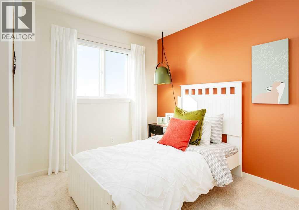 Single Family House for Sale in  Starling Boulevard NW Moraine Calgary 