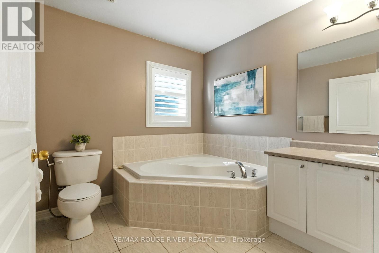 Photo 18 of 36 Keywood Street, Ajax ON