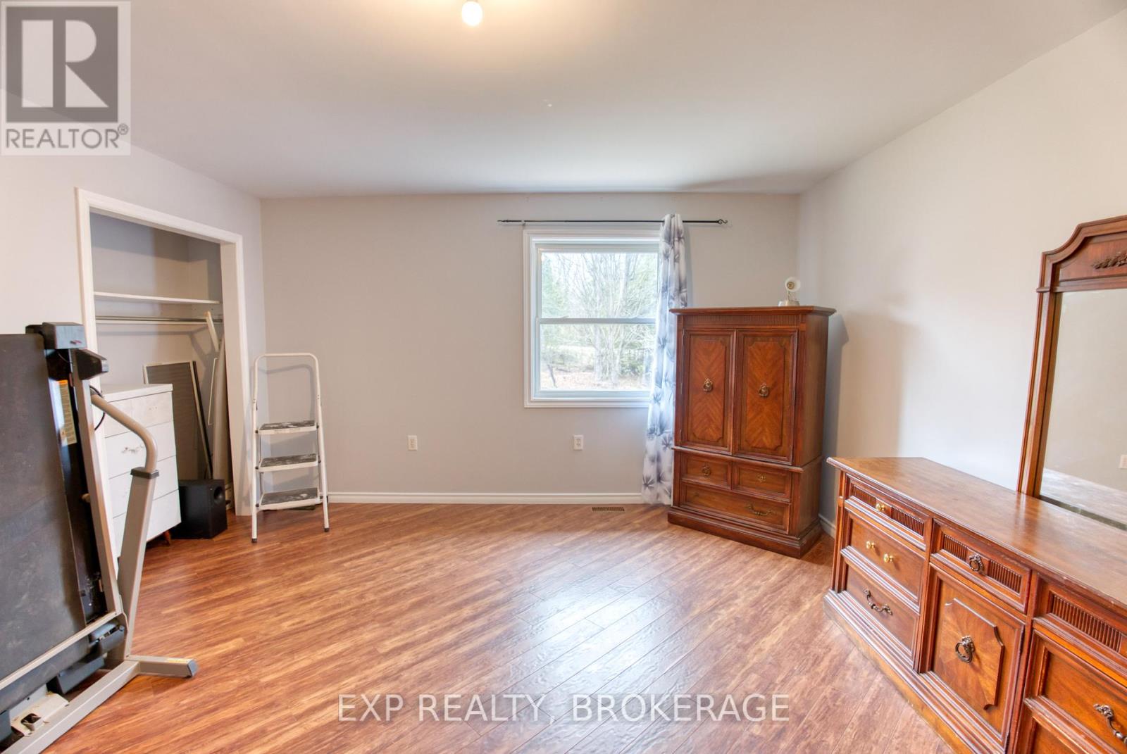 Photo 10 of 1073 Cox Road, Frontenac ON