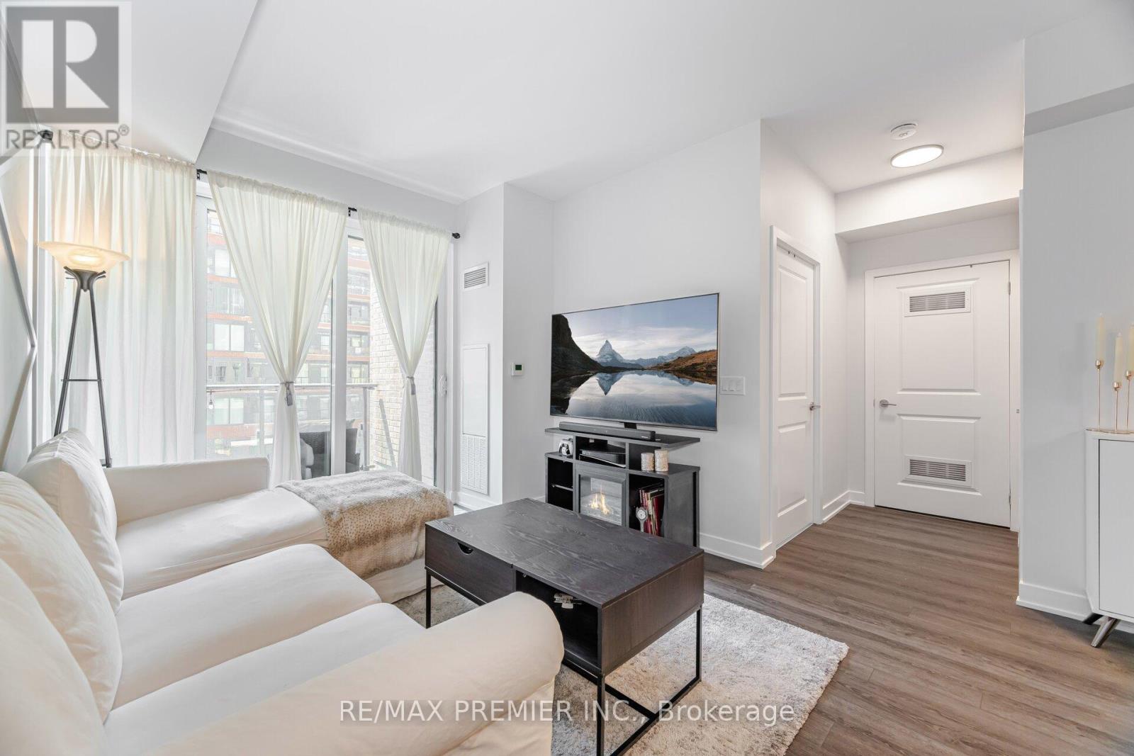 Photo 17 of 317 100 Eagle Rock Way, Vaughan ON