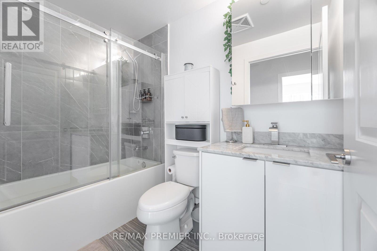 Photo 22 of 317 100 Eagle Rock Way, Vaughan ON