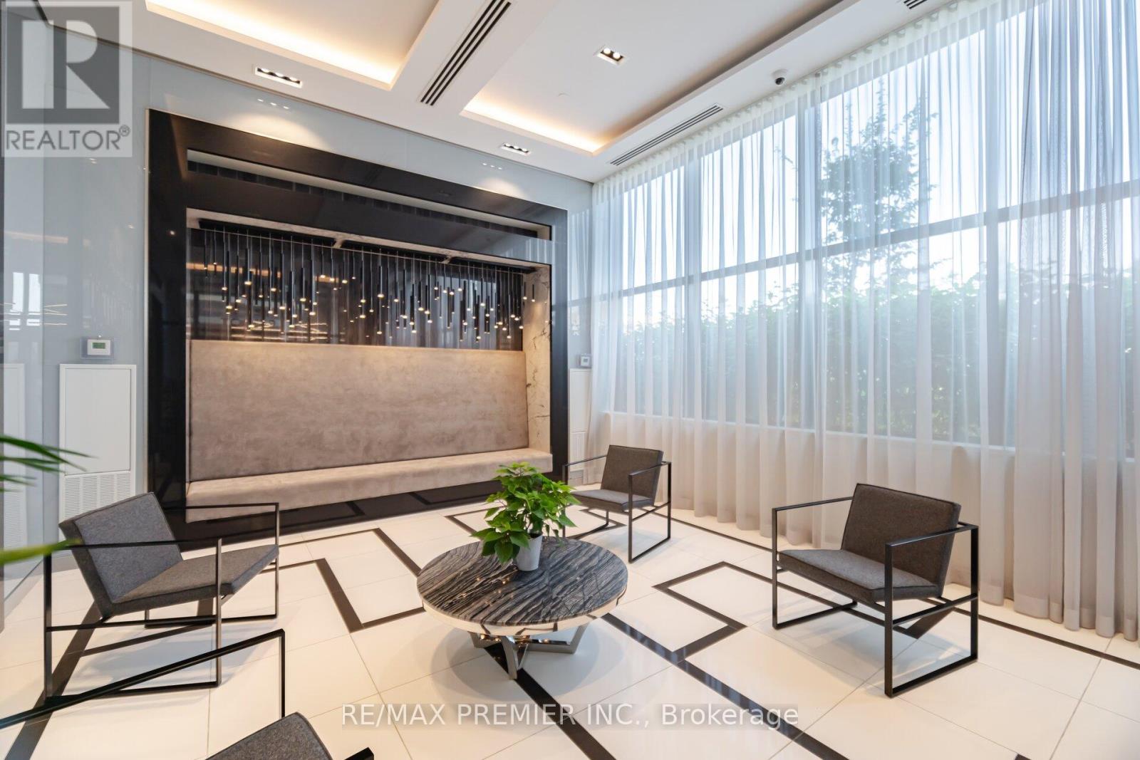 Photo 4 of 317 100 Eagle Rock Way, Vaughan ON
