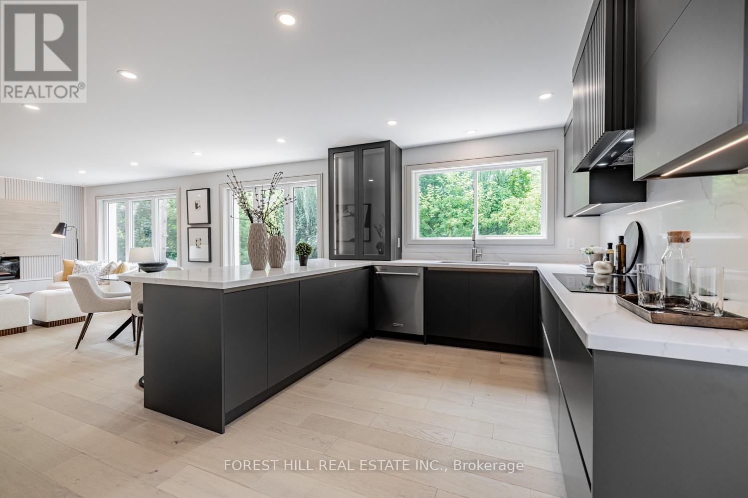 Photo 17 of 43 Thorny Brae Drive, Markham ON