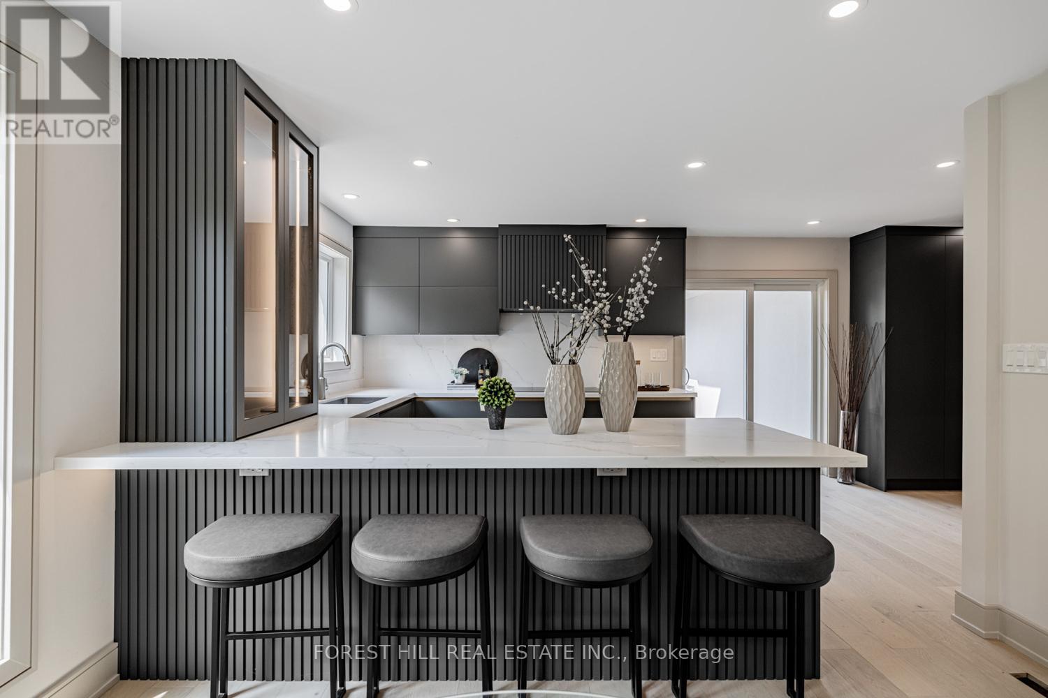 Photo 15 of 43 Thorny Brae Drive, Markham ON