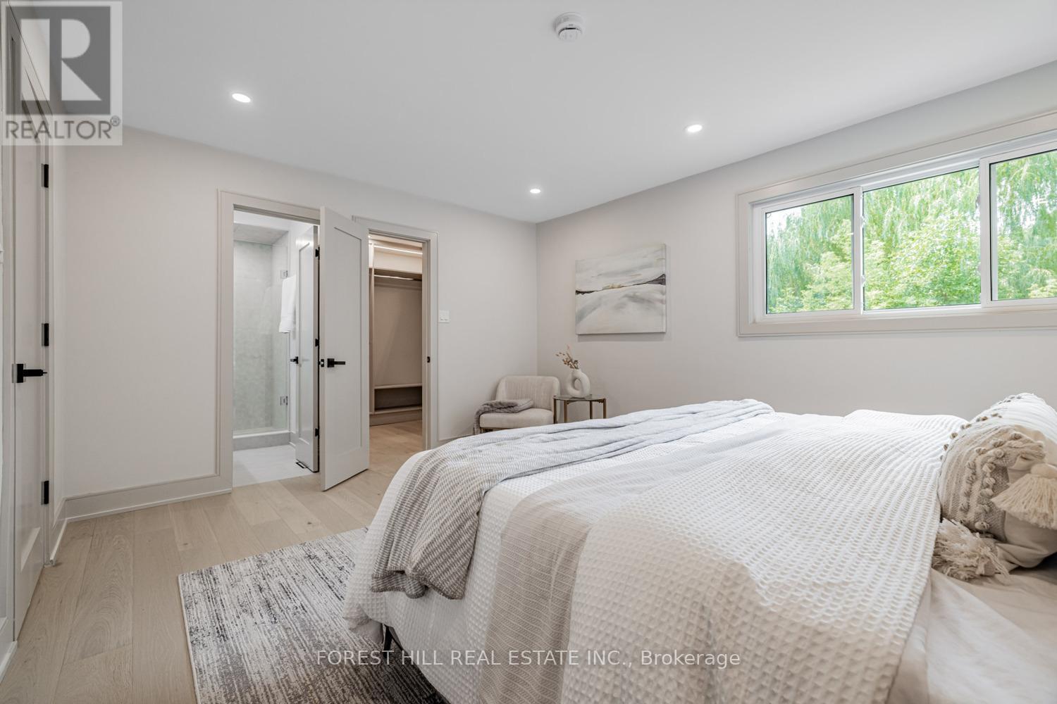 Photo 25 of 43 Thorny Brae Drive, Markham ON