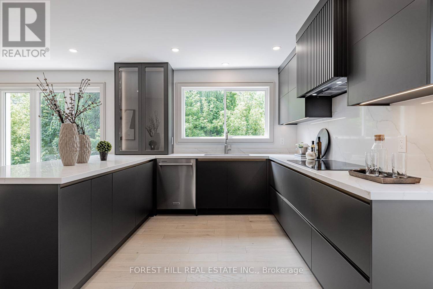 Photo 18 of 43 Thorny Brae Drive, Markham ON