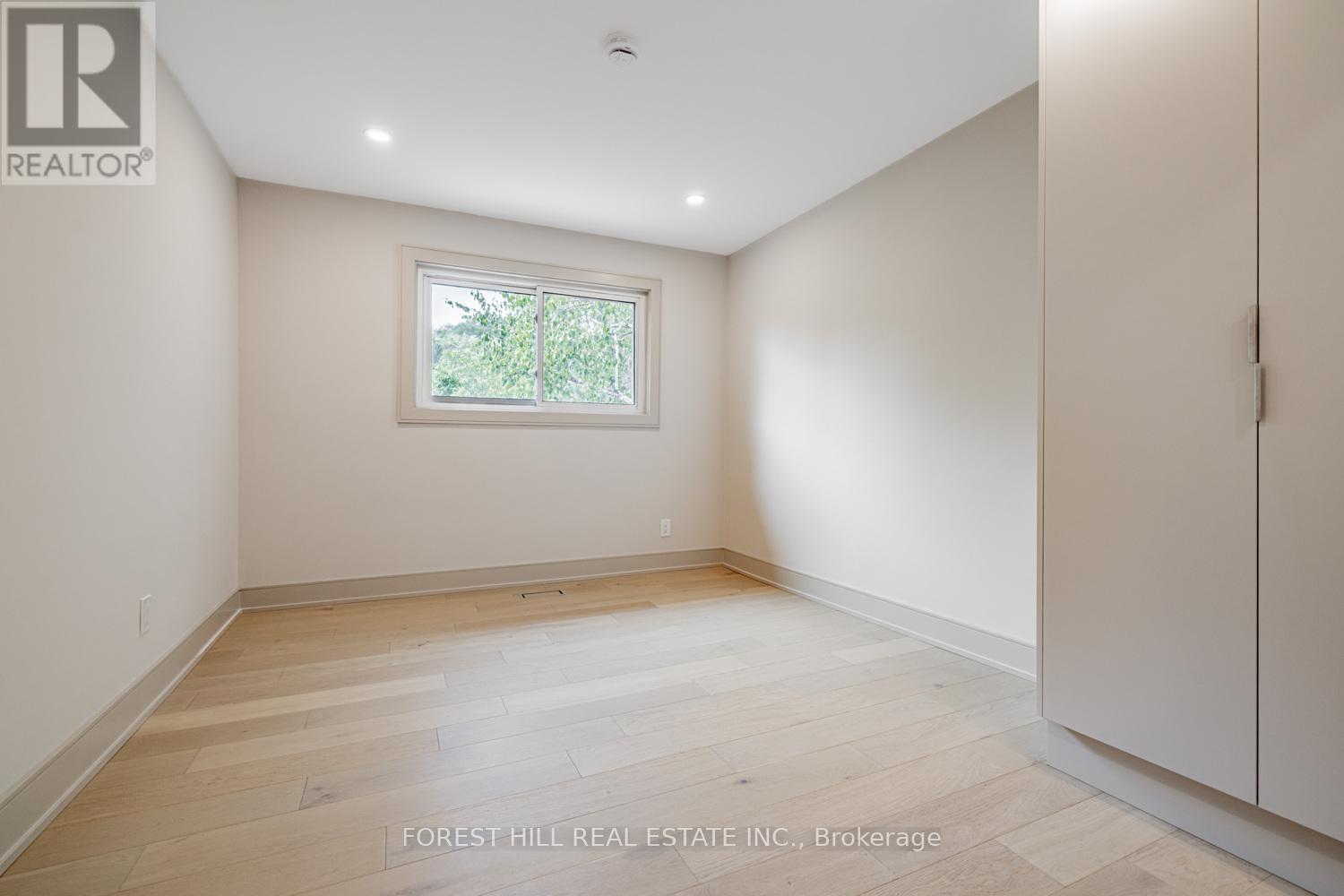 Photo 34 of 43 Thorny Brae Drive, Markham ON