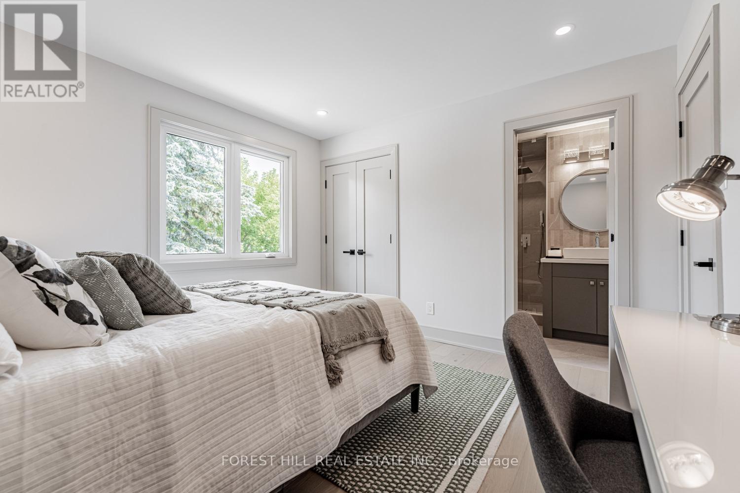 Photo 32 of 43 Thorny Brae Drive, Markham ON