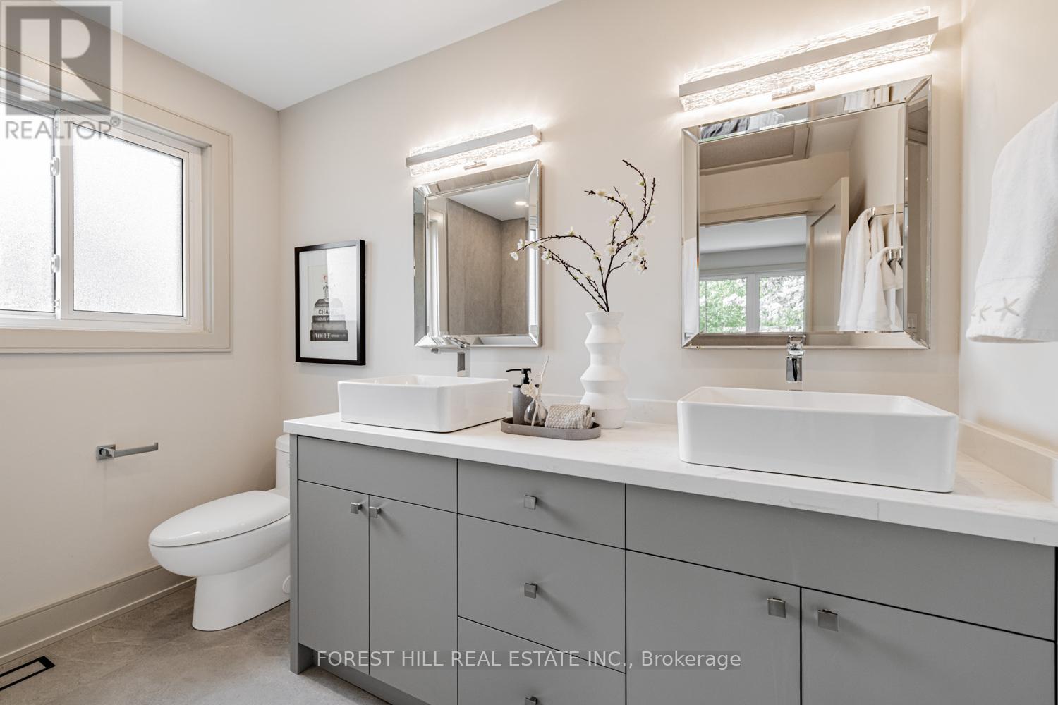 Photo 29 of 43 Thorny Brae Drive, Markham ON