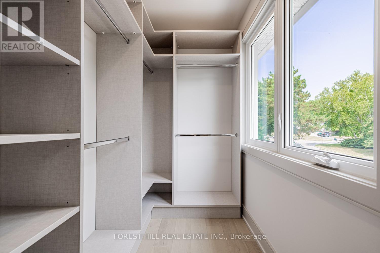 Photo 30 of 43 Thorny Brae Drive, Markham ON