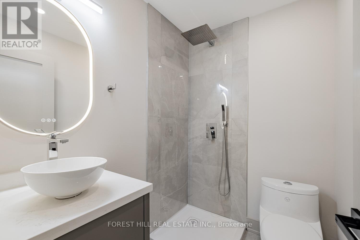 Photo 36 of 43 Thorny Brae Drive, Markham ON