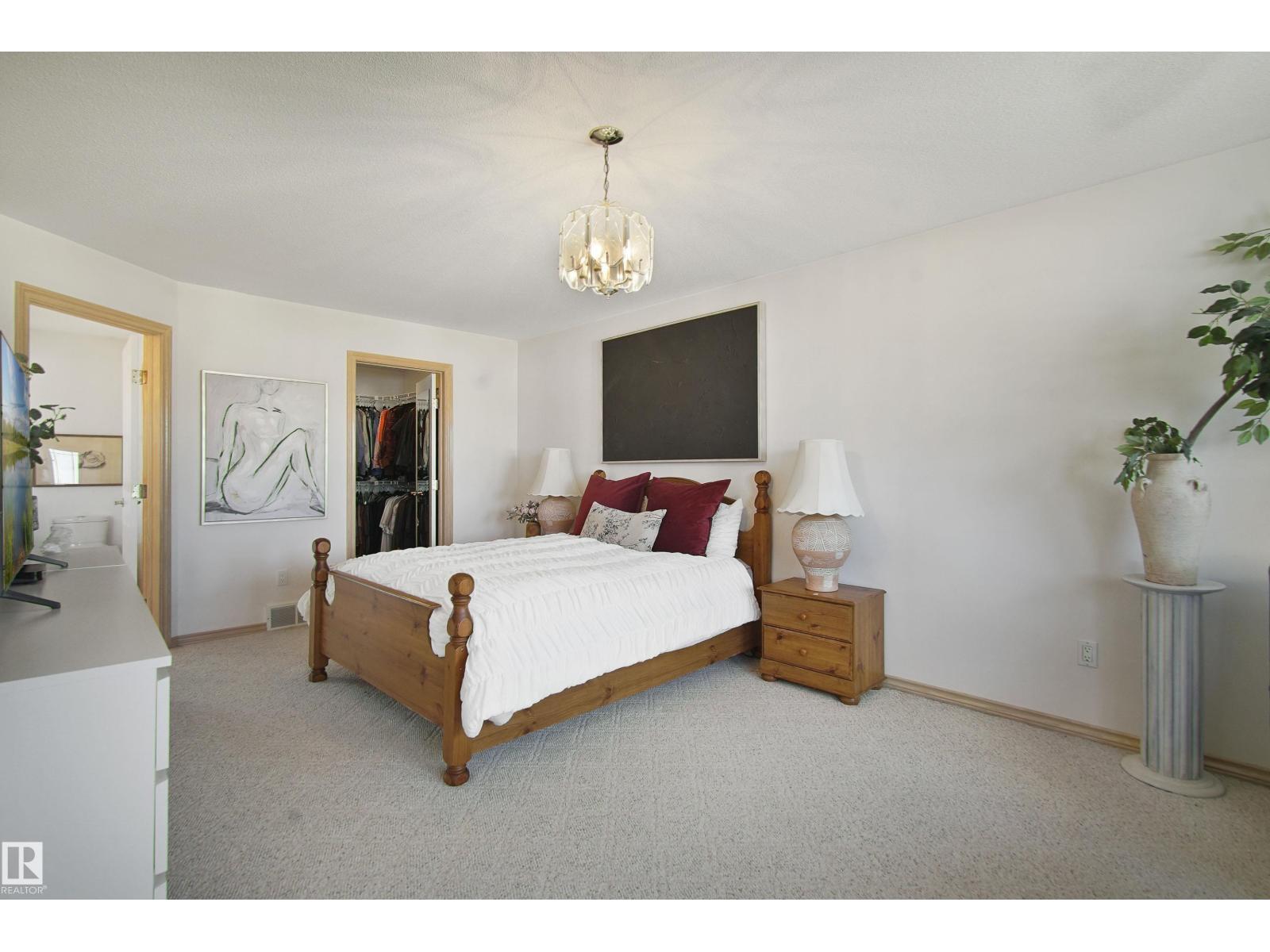 Photo 27 of 8617 158 A Av Nw, Edmonton AB