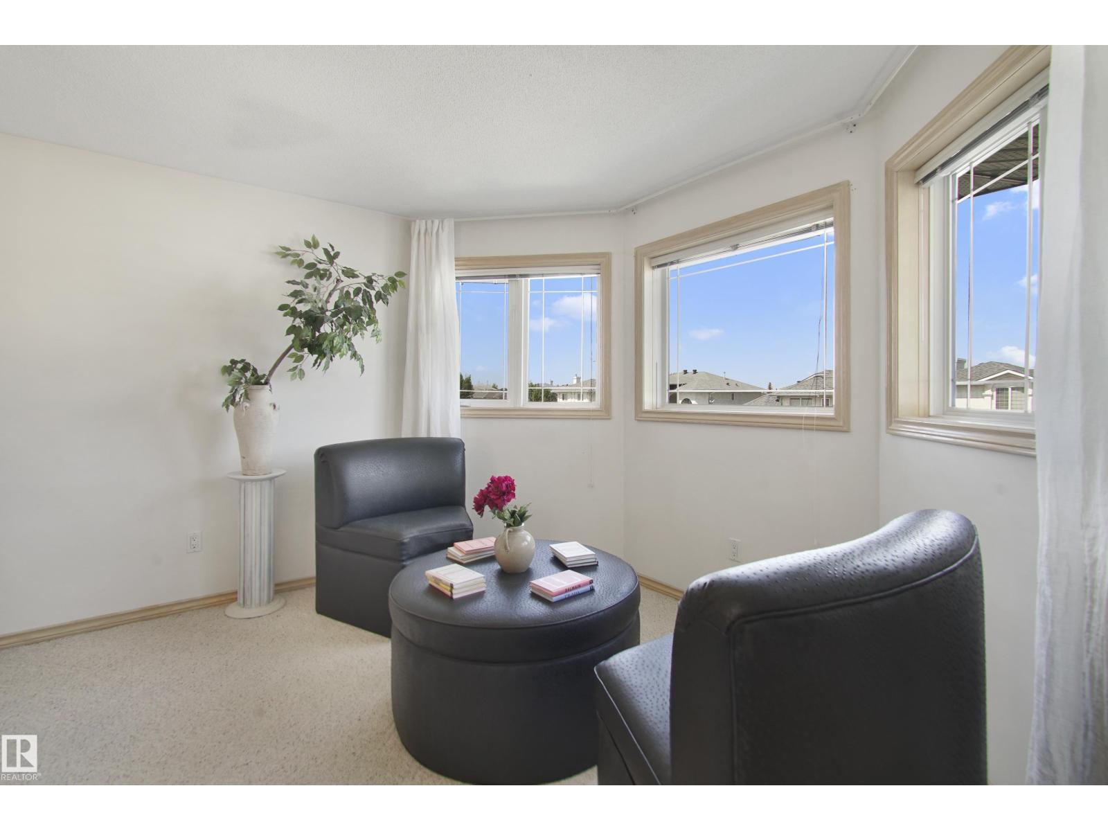 Photo 28 of 8617 158 A Av Nw, Edmonton AB