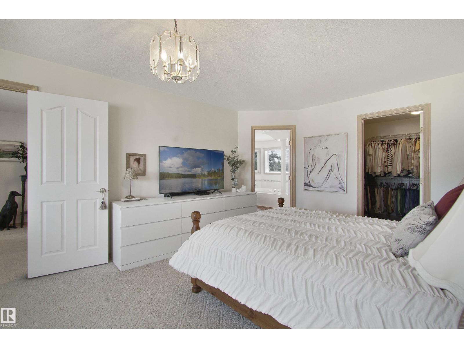 Photo 29 of 8617 158 A Av Nw, Edmonton AB