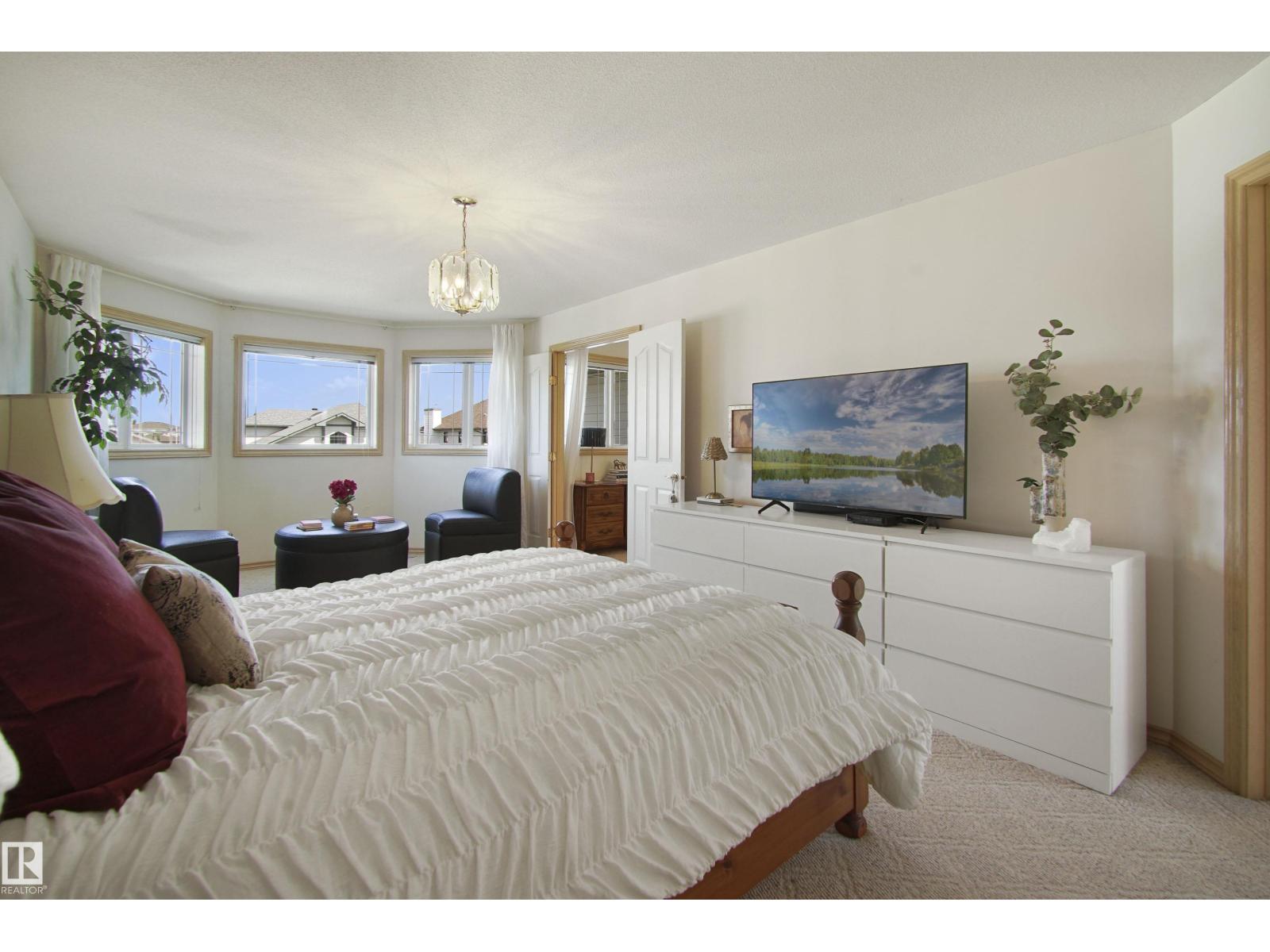 Photo 31 of 8617 158 A Av Nw, Edmonton AB