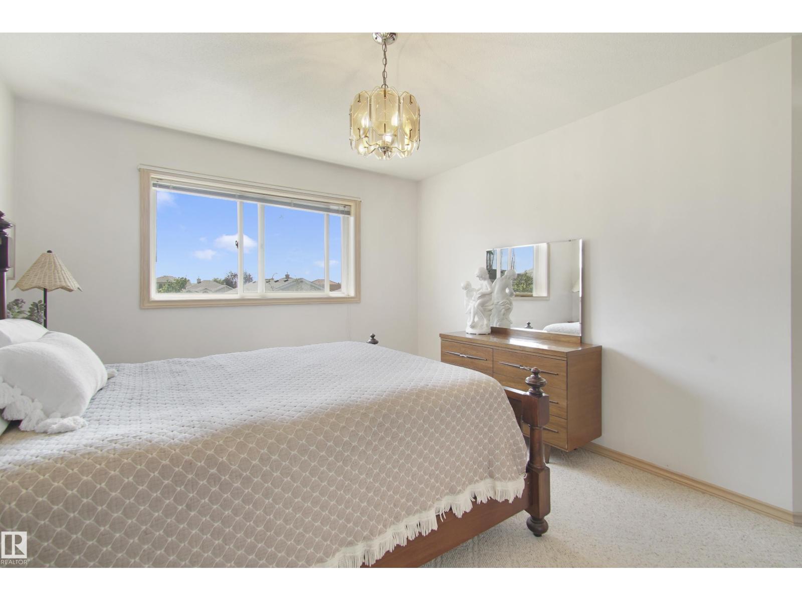 Photo 44 of 8617 158 A Av Nw, Edmonton AB