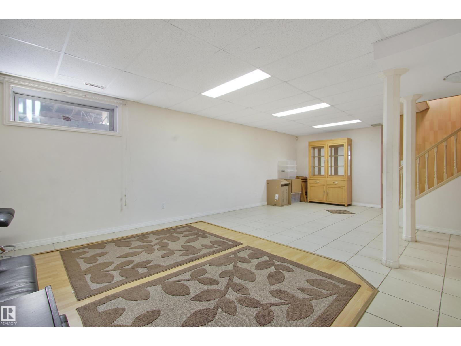 Photo 54 of 8617 158 A Av Nw, Edmonton AB