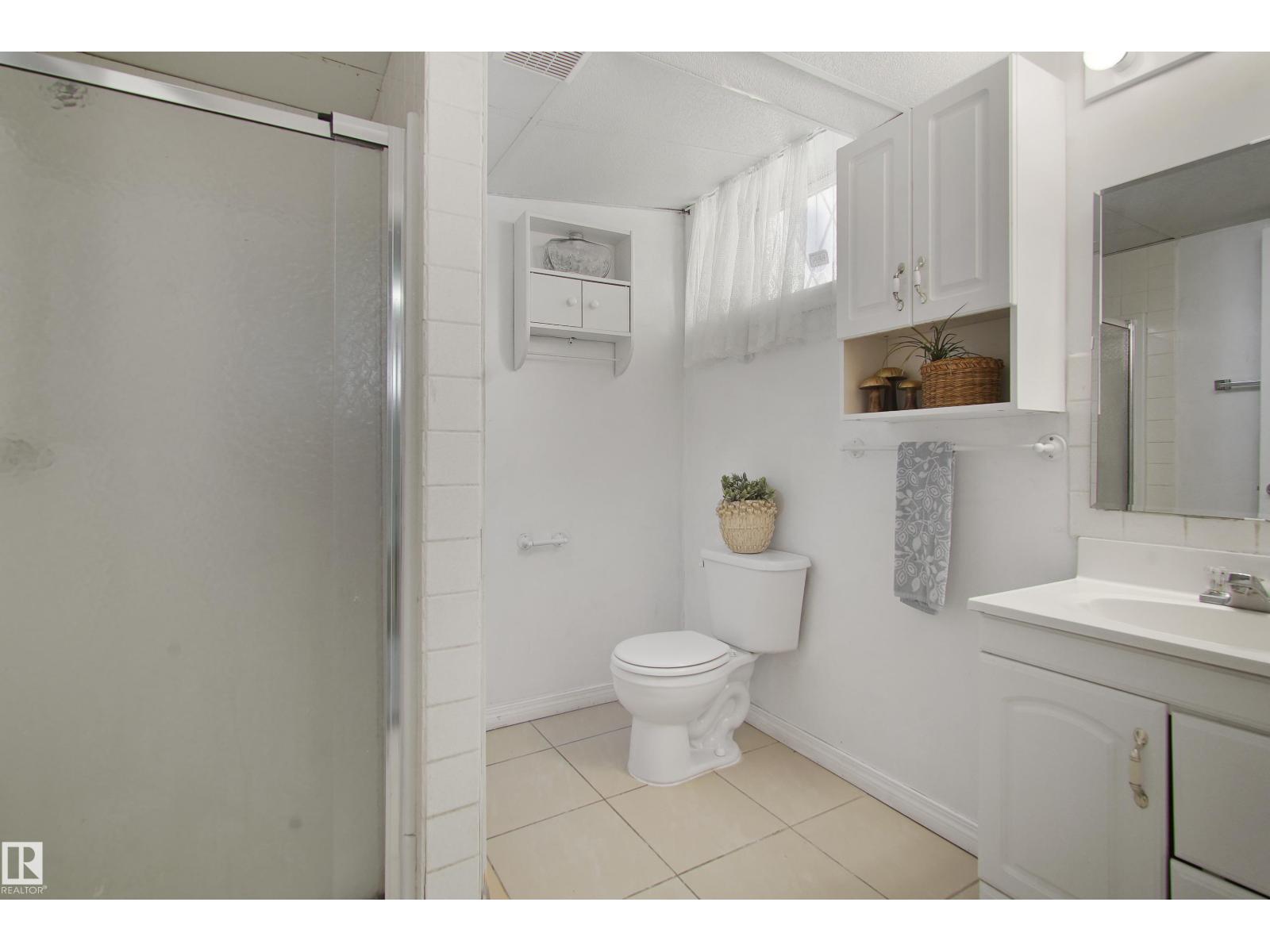 Photo 55 of 8617 158 A Av Nw, Edmonton AB