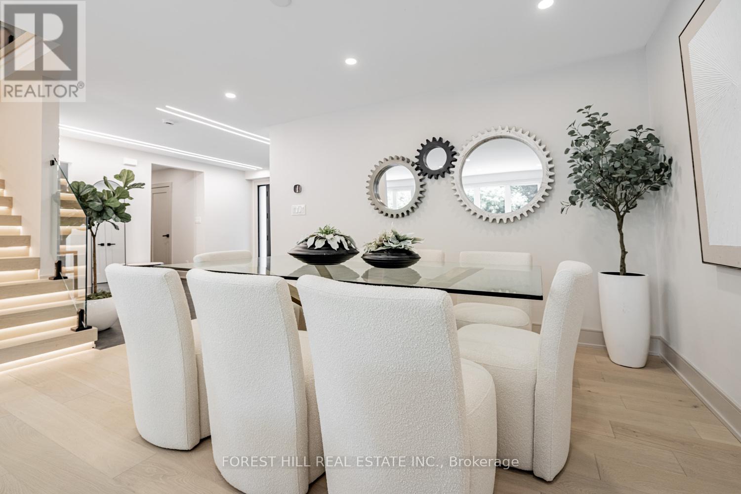 Photo 9 of 43 Thorny Brae Drive, Markham ON