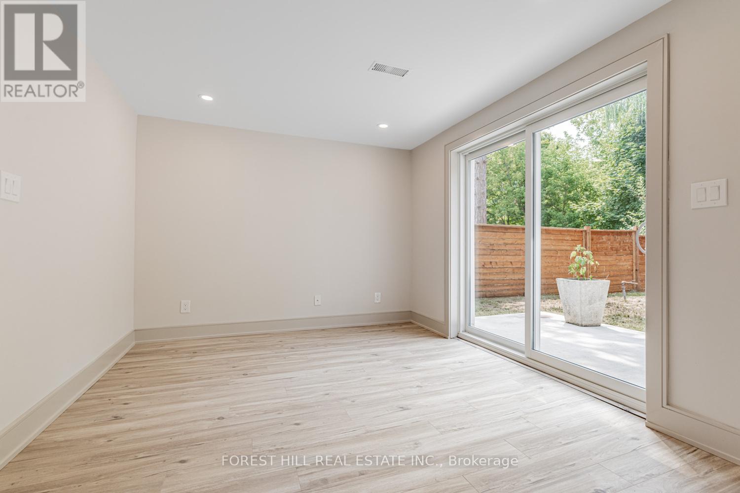 Photo 42 of 43 Thorny Brae Drive, Markham ON