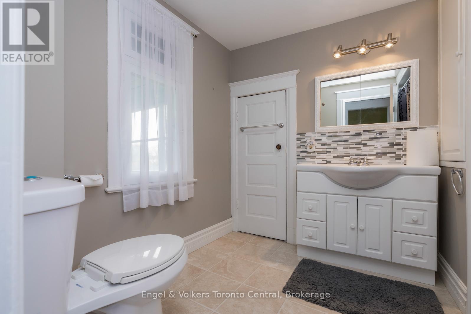 Photo 27 of 299 Napier Street, Collingwood ON
