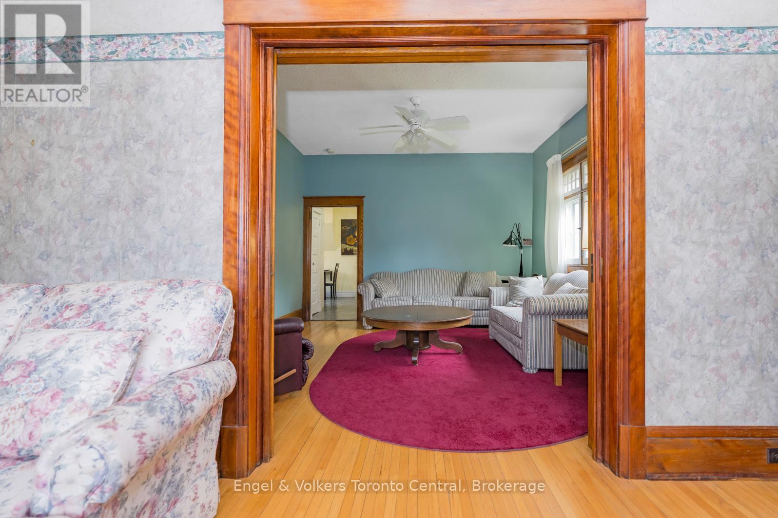 Photo 8 of 299 Napier Street, Collingwood ON