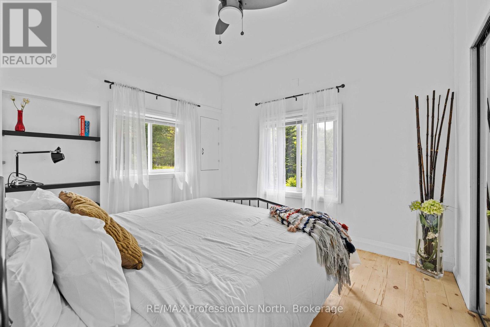 Single Family House Bungalow for Sale in  SUMMERVILLE ROAD Highlands East (Glamorgan) 