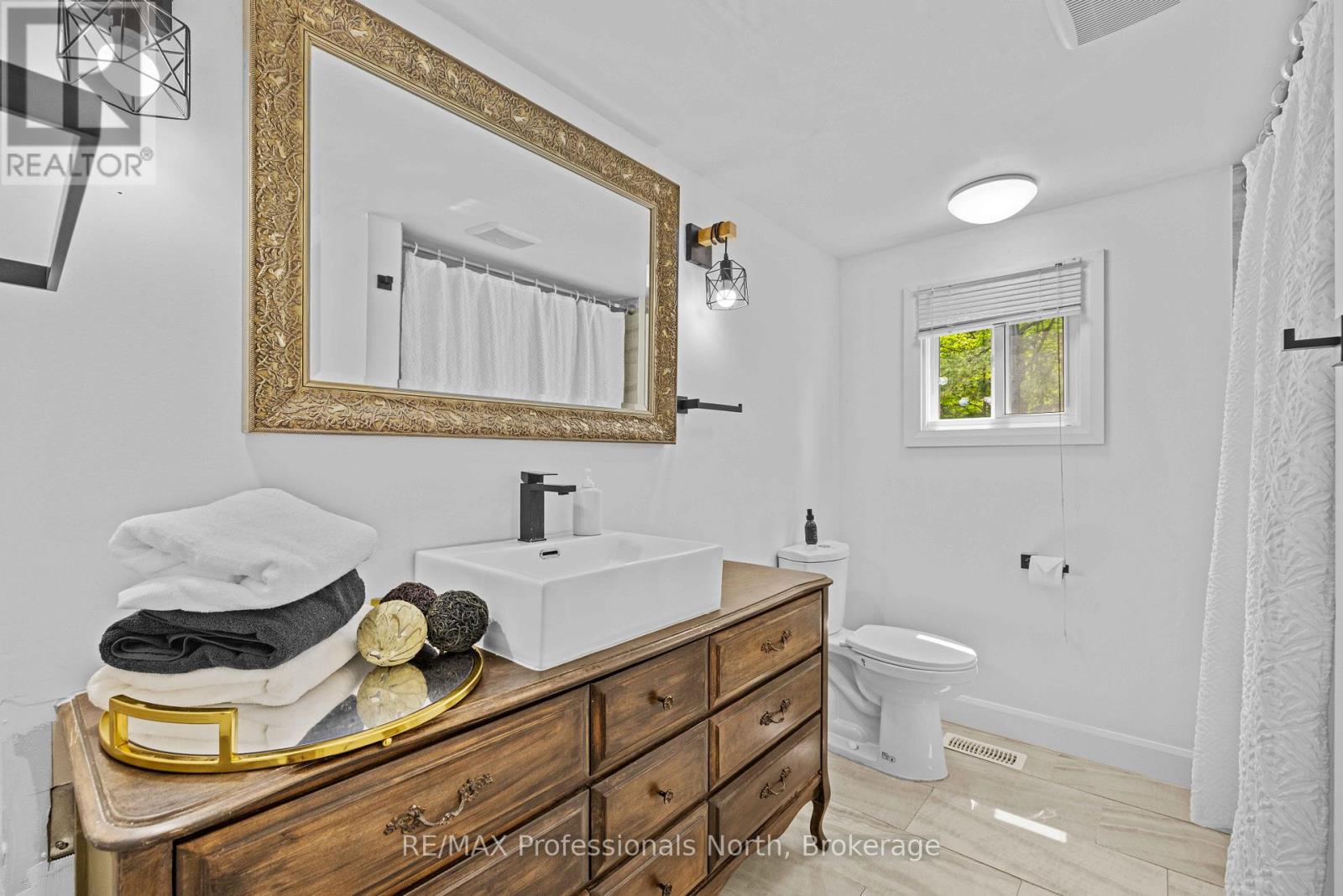 Single Family House Bungalow for Sale in  SUMMERVILLE ROAD Highlands East (Glamorgan) 