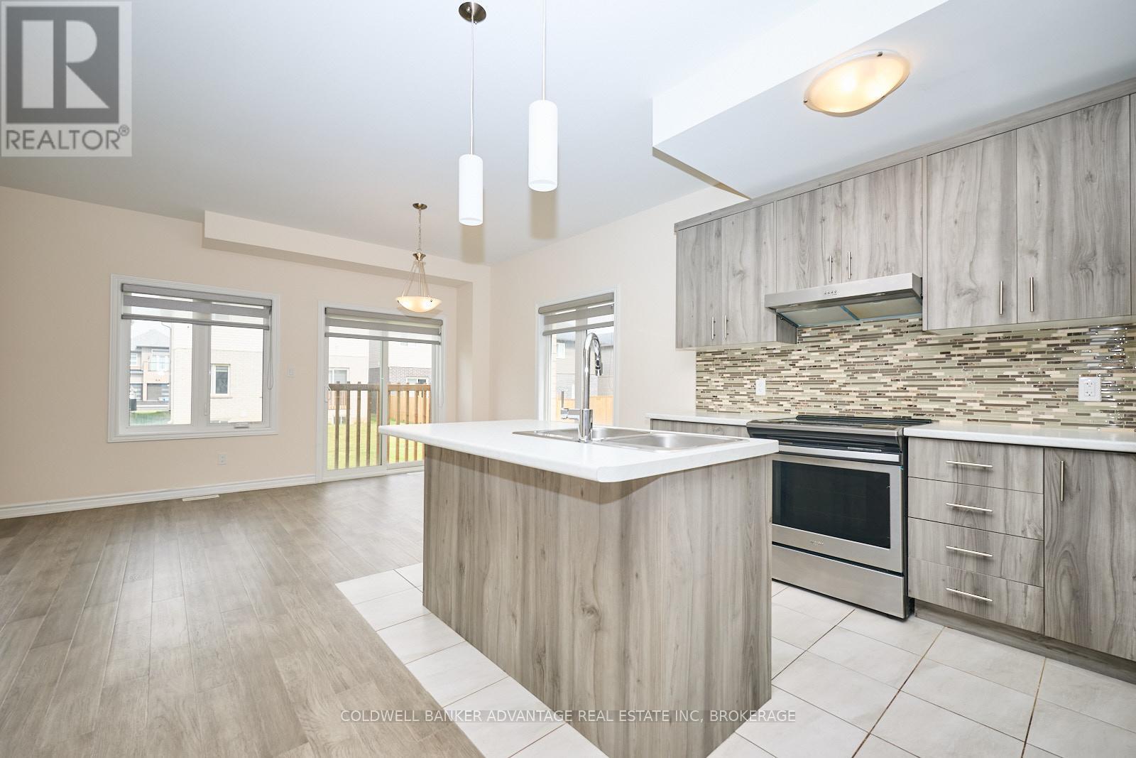 Photo 23 of 45 Mclaughlin Street, Welland ON
