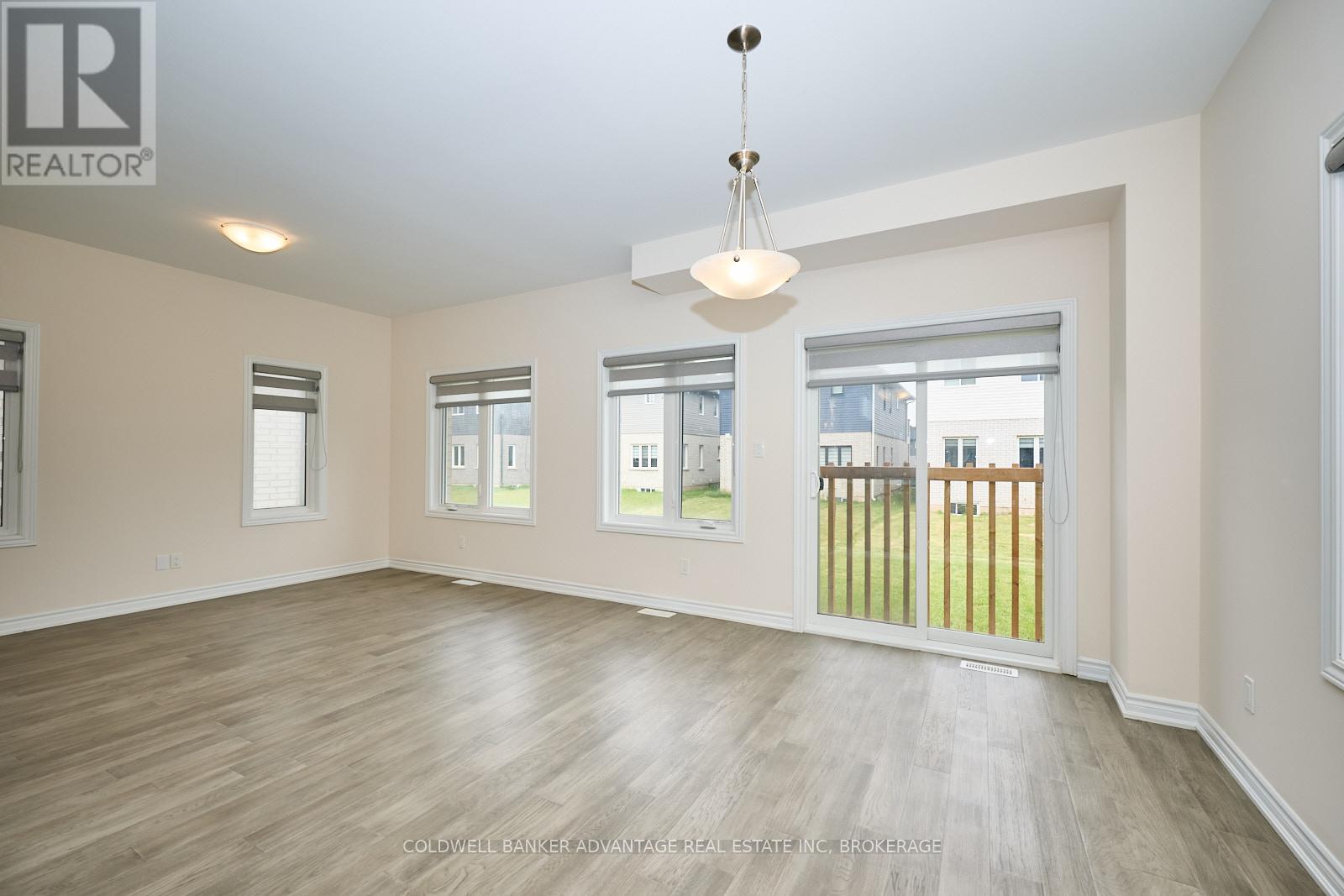 Photo 26 of 45 Mclaughlin Street, Welland ON