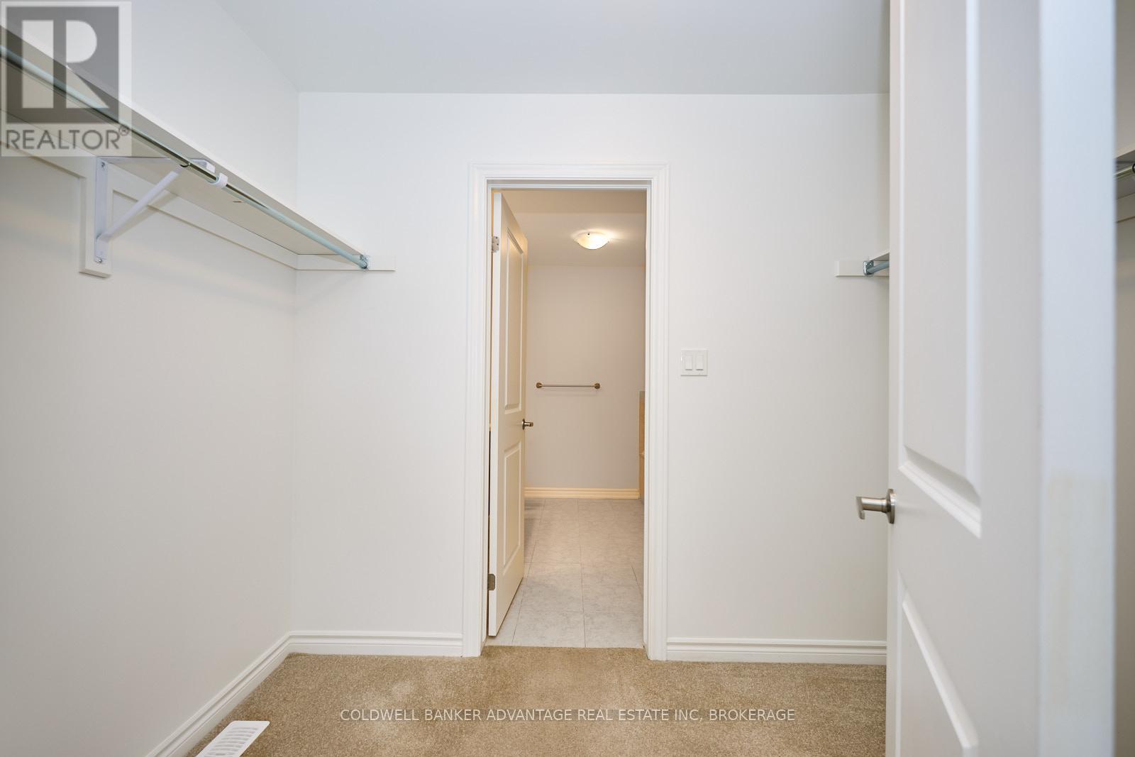 Photo 8 of 45 Mclaughlin Street, Welland ON