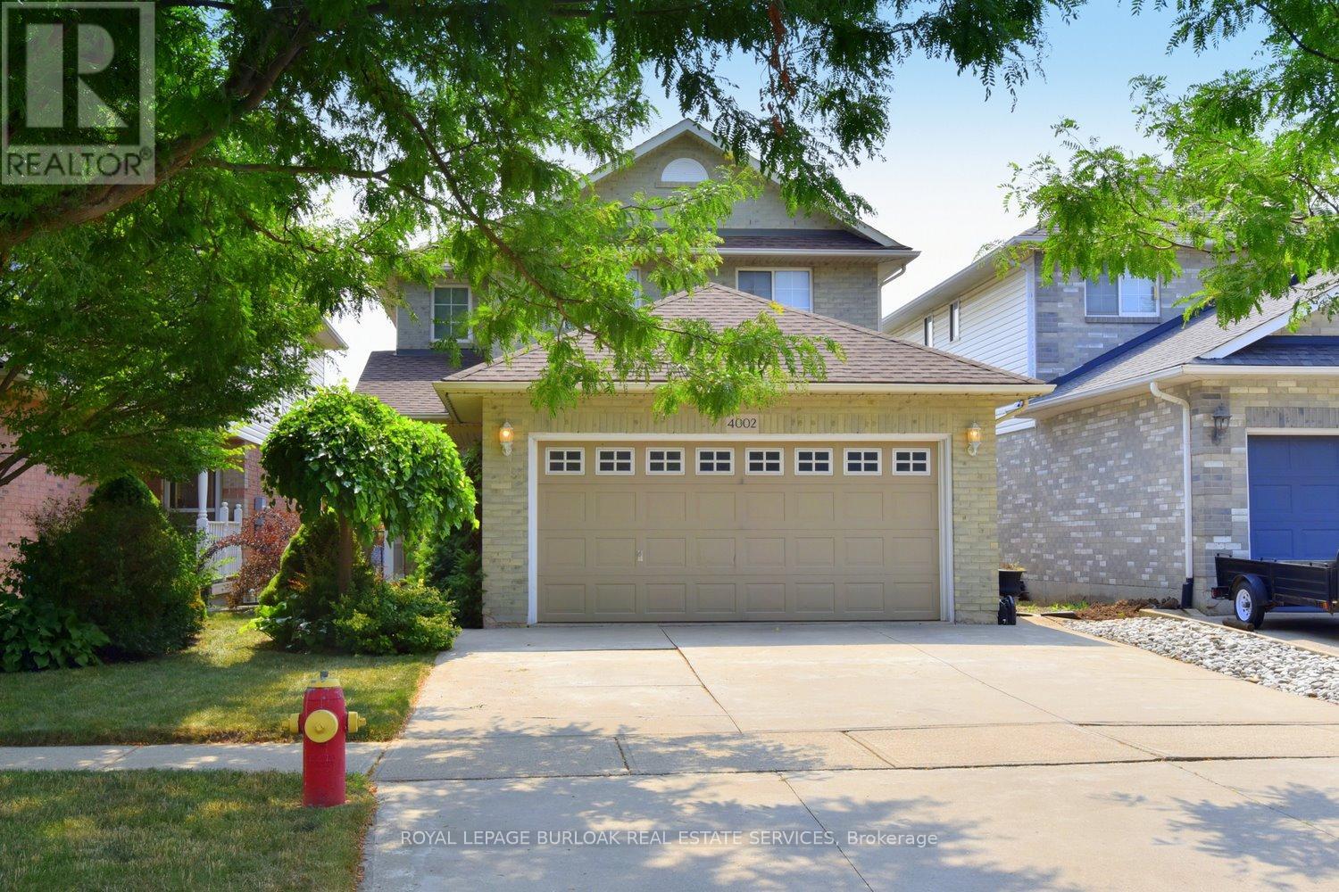 Photo 1 of 4002 Jarvis Crescent, Burlington ON